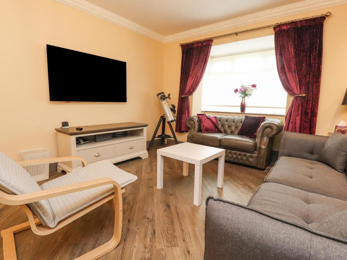 23 Wolsey Close Thornton  Exteriör bild